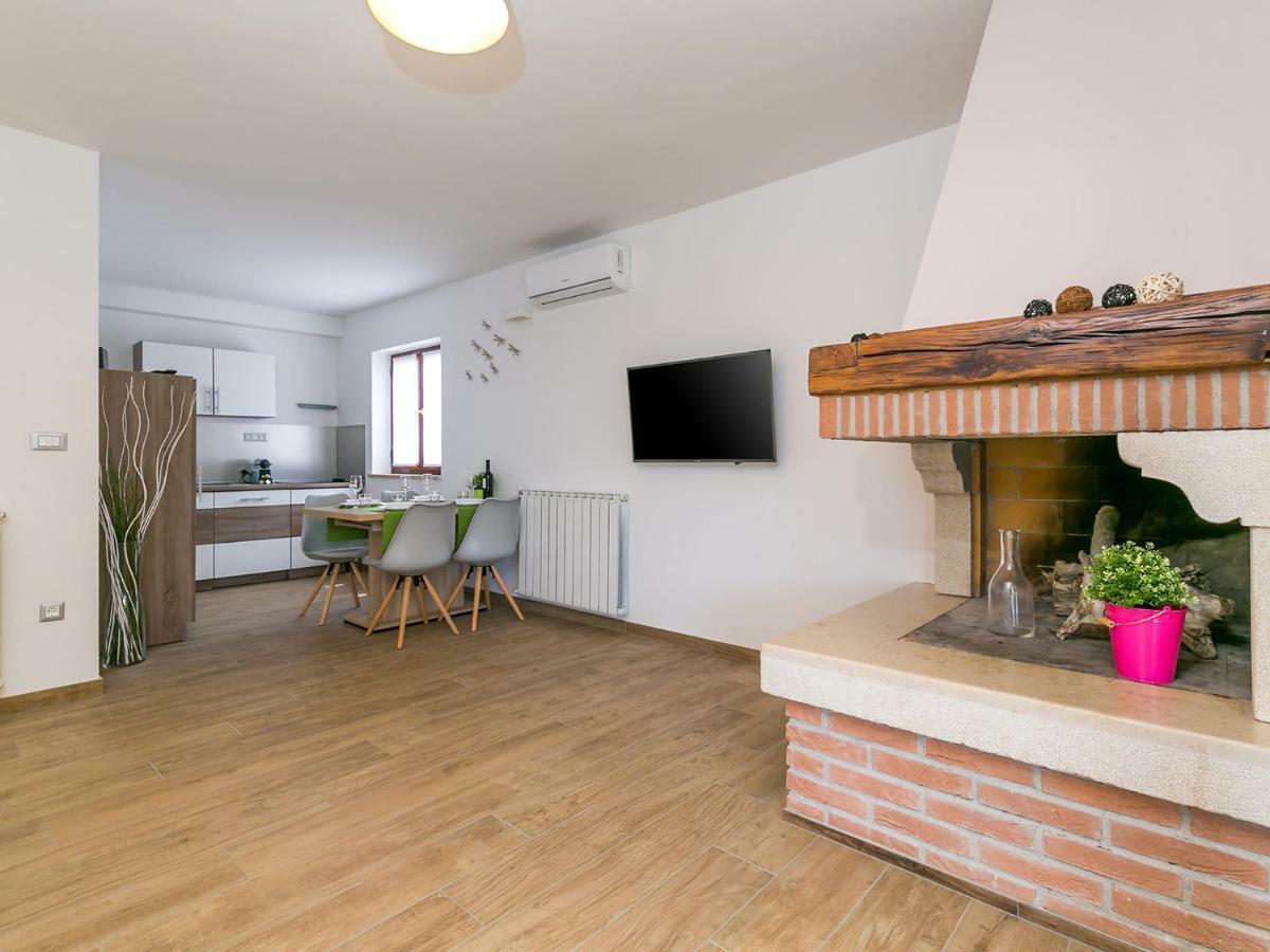 Pool Premium Apartment Vrsar Extérieur photo