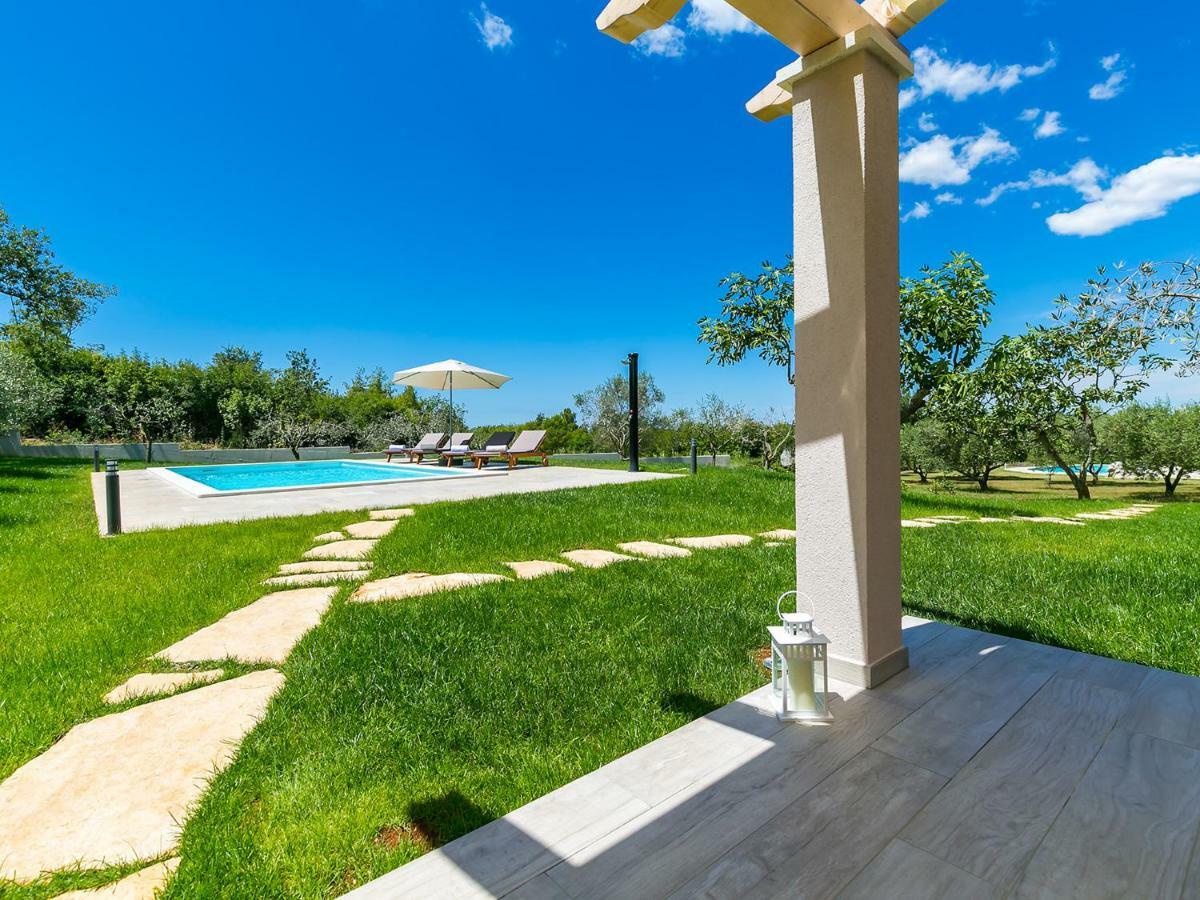 Pool Premium Apartment Vrsar Extérieur photo