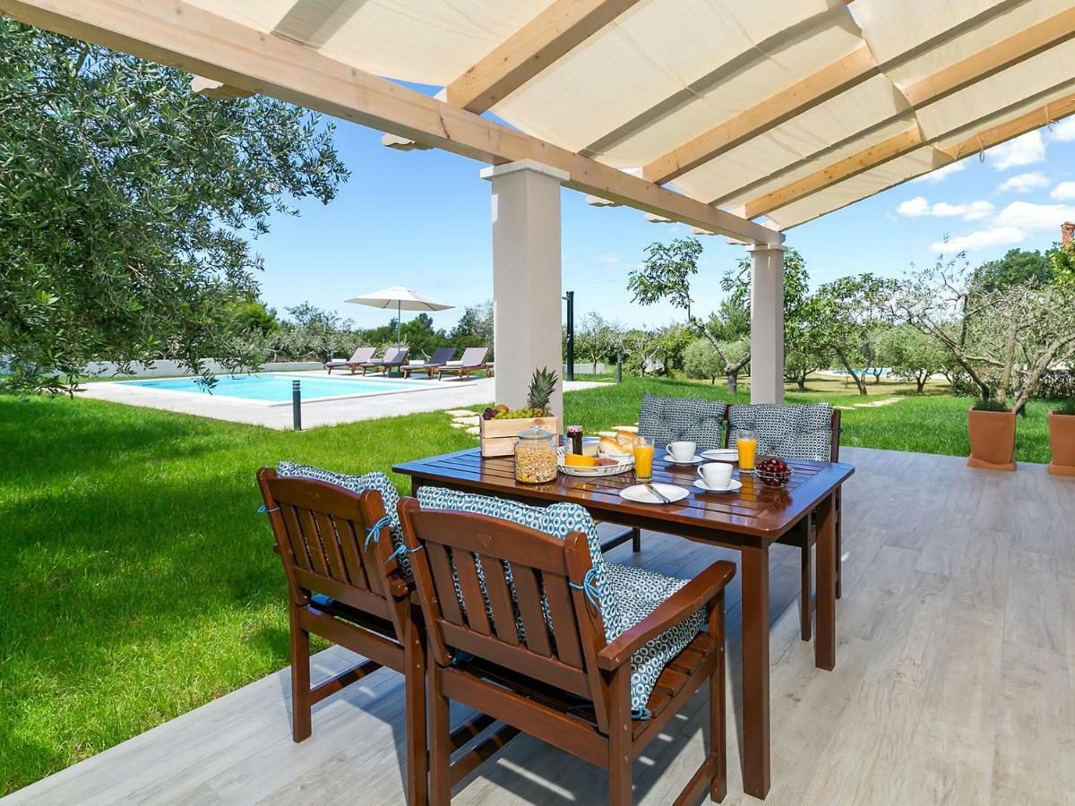 Pool Premium Apartment Vrsar Extérieur photo